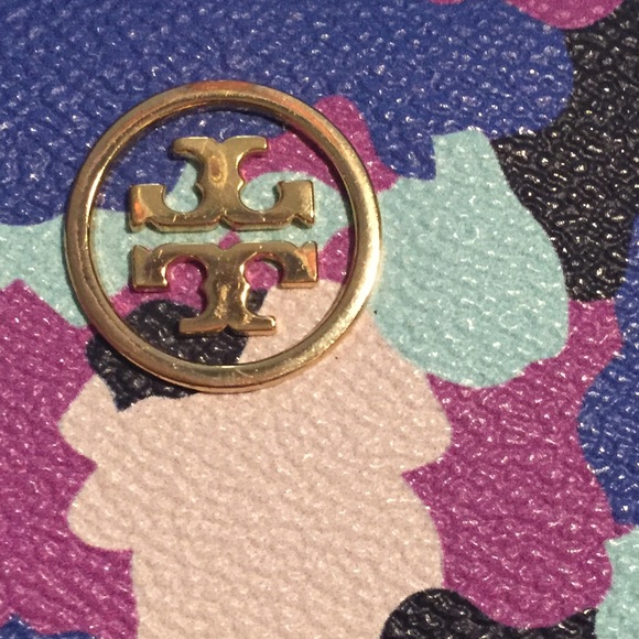 Tory Burch I-Pad Case♥️💥💙 - Picture 2 of 12